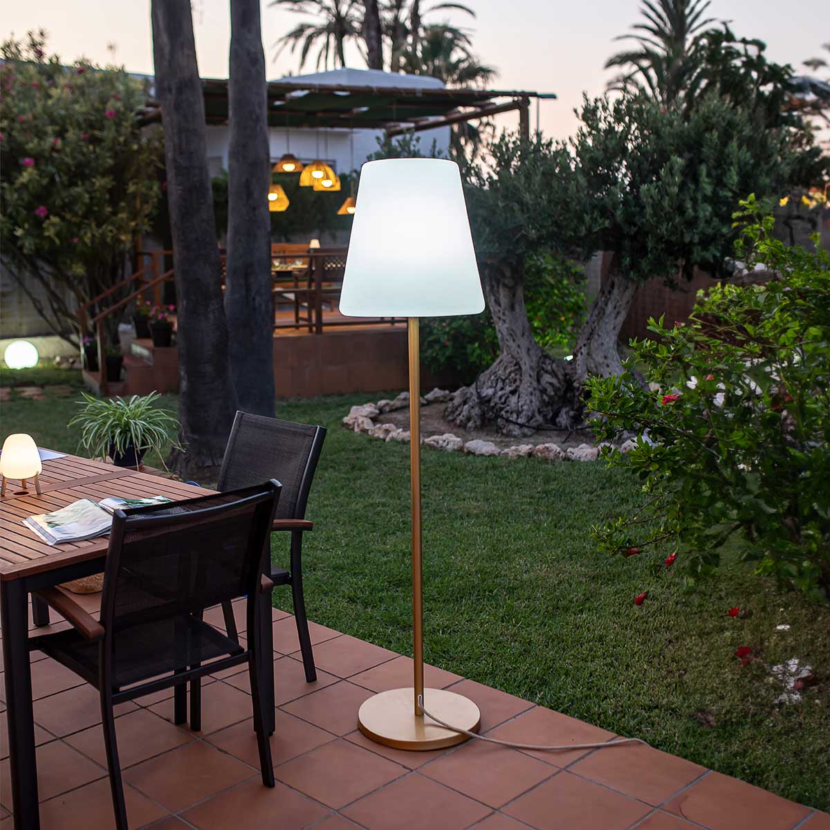 Lampadaire solaire Lola Slim