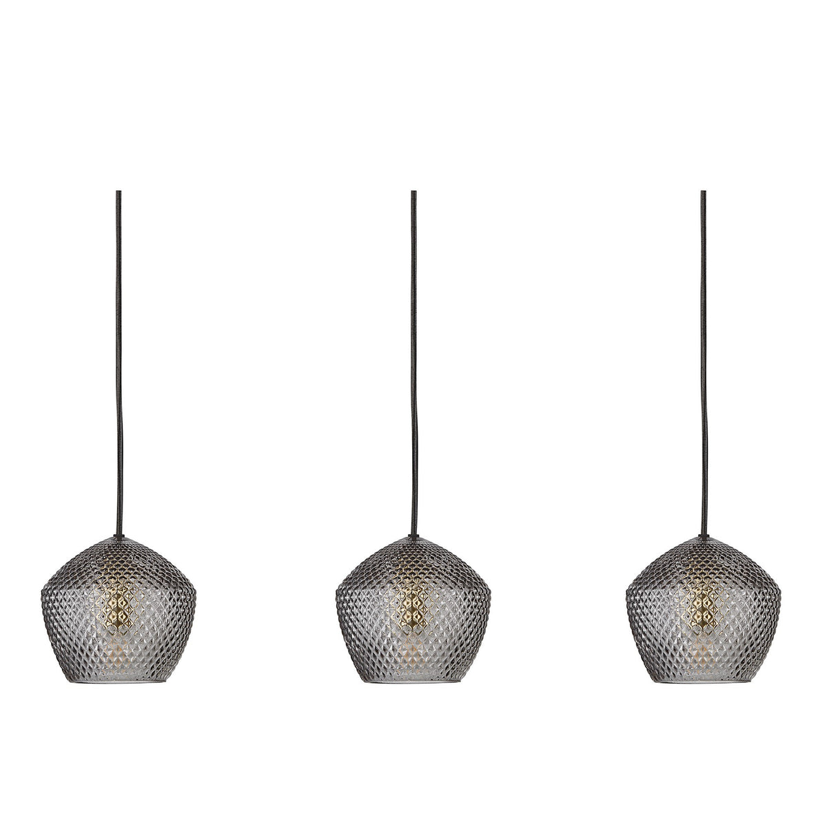 Trois globes en verre texturé suspendus, cordons noirs et lumière chaude