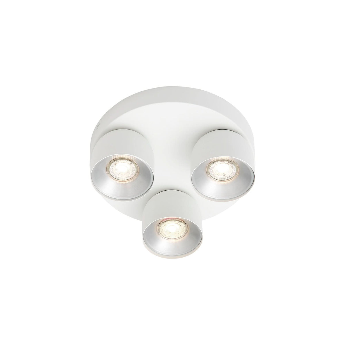 Plafonnier blanc à trois spots orientables, vue de face sur fond blanc