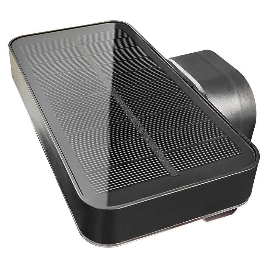 Vue de dessus du panneau solaire strié intégré sur le capot de l'applique