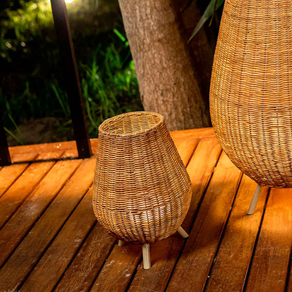 Saona 30 cordless table lamp in natural fibers