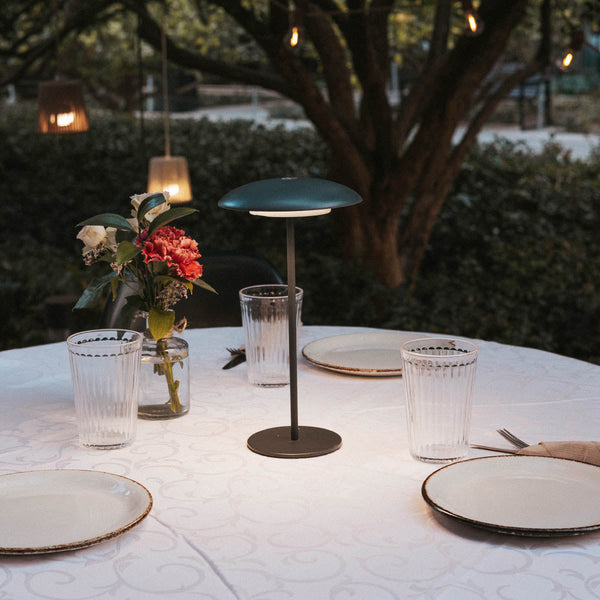 Sardinia 40 cordless table lamp, adjustable lampshade