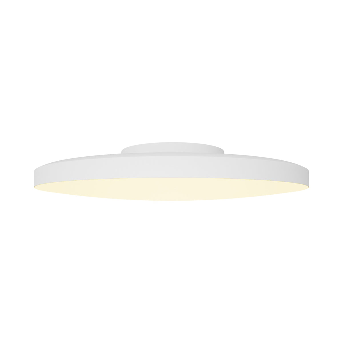 Plafonnier blanc rond vu de trois quarts, lumière chaude allumée sous le diffuseur