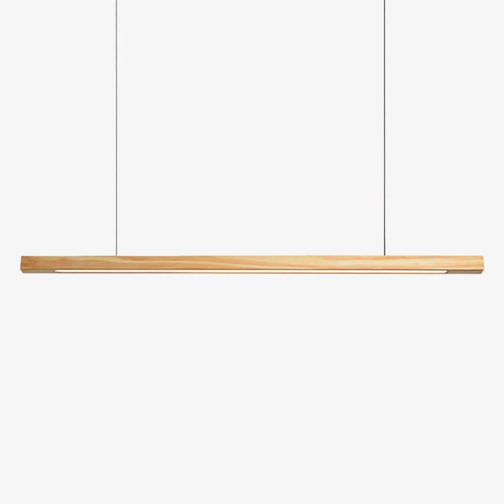 Suspension linéaire en bois clair, vue de face sur fond blanc