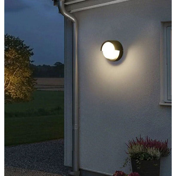 Round Outdoor Wall Light | Halo