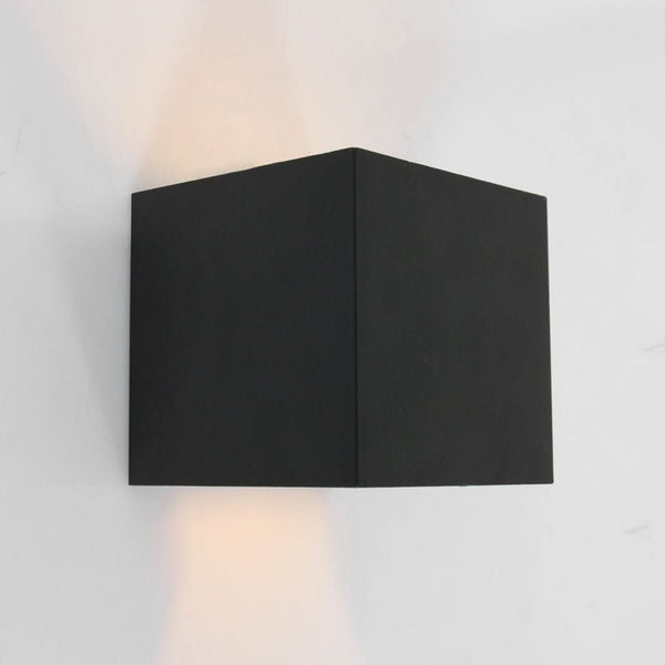 Dimmable Black Wall Lamp | Gara