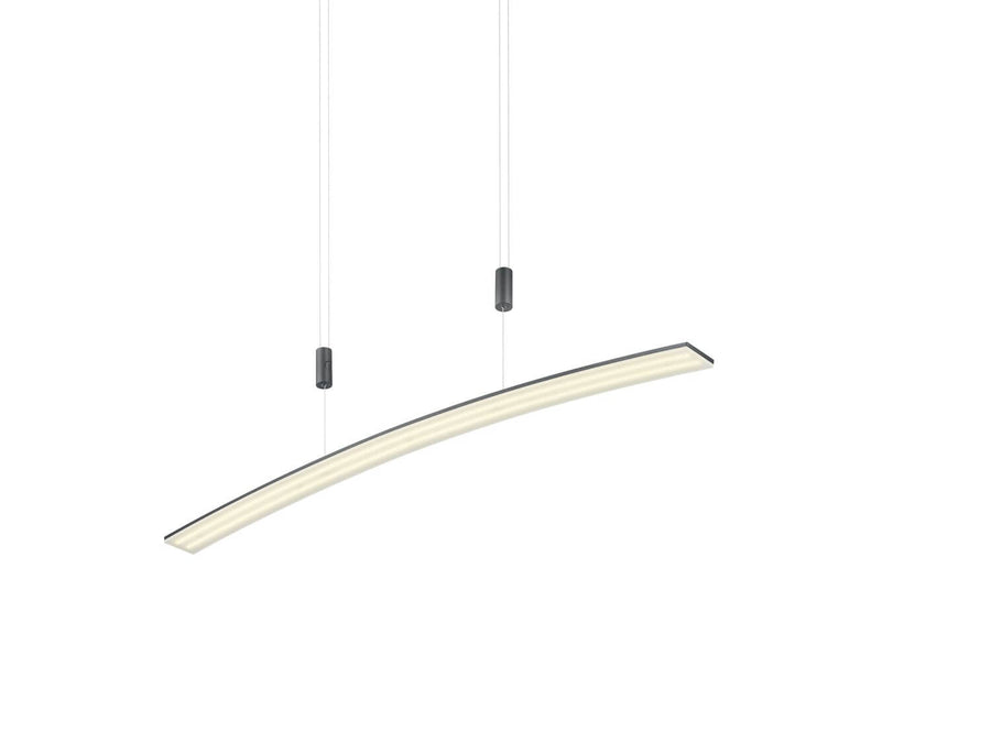 Détail du bandeau lumineux cintré et de ses câbles de suspension
