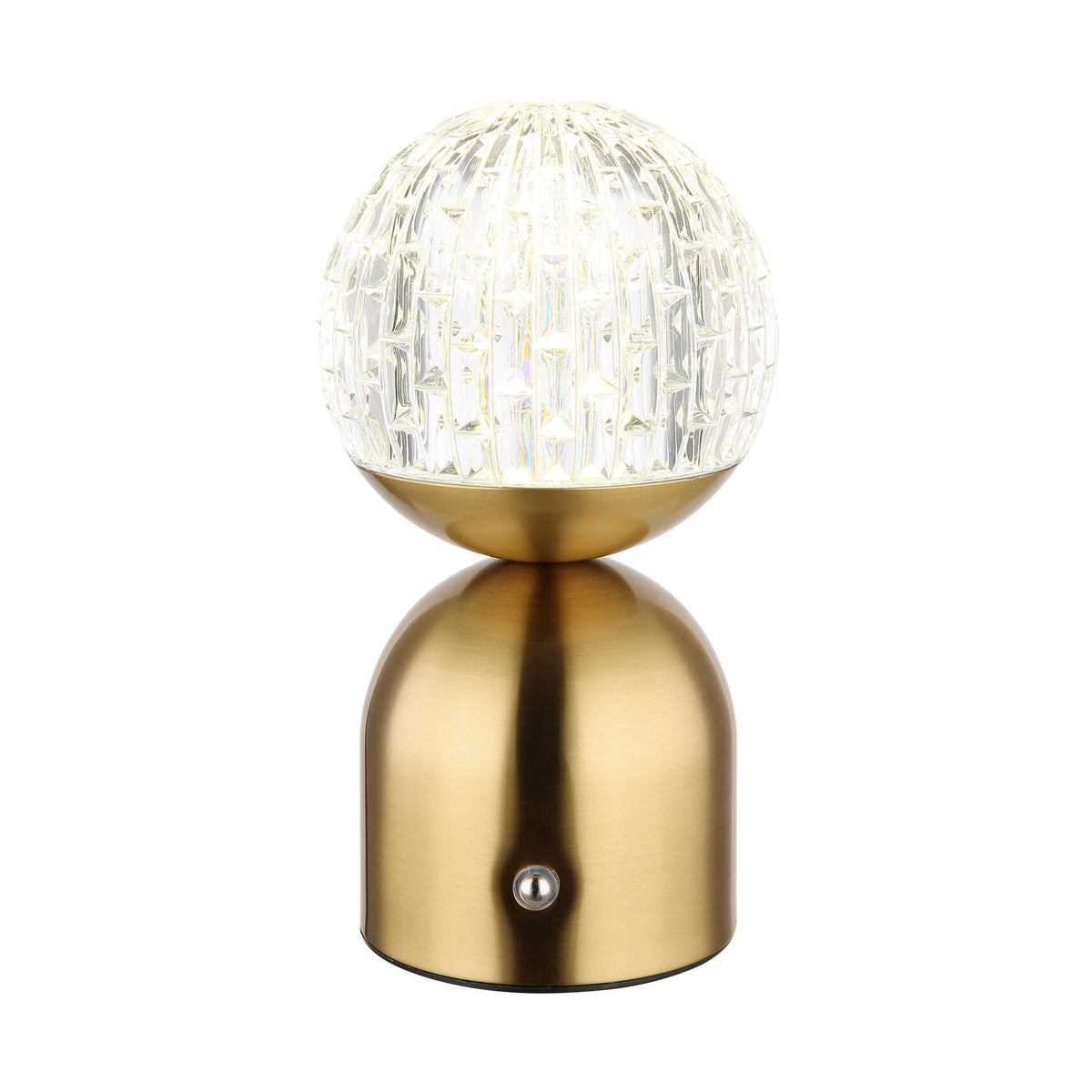 Lampe à poser en laiton avec globe en verre facetté, vue de face sur fond blanc