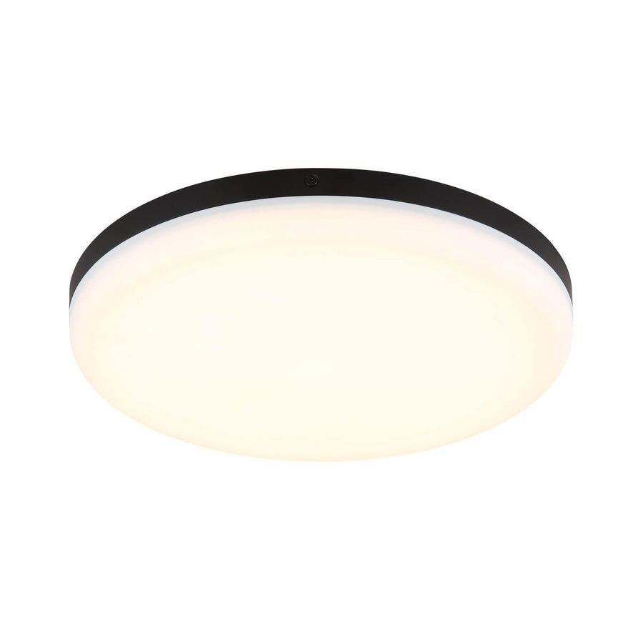 Plafonnier rond noir mat photographié de dessous sur fond blanc, diffuseur opale allumé