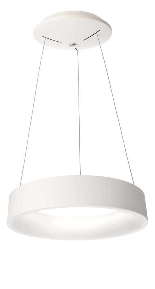 Vue légèrement en contre-plongée du luminaire blanc, révélant l'épaisseur de l'anneau.