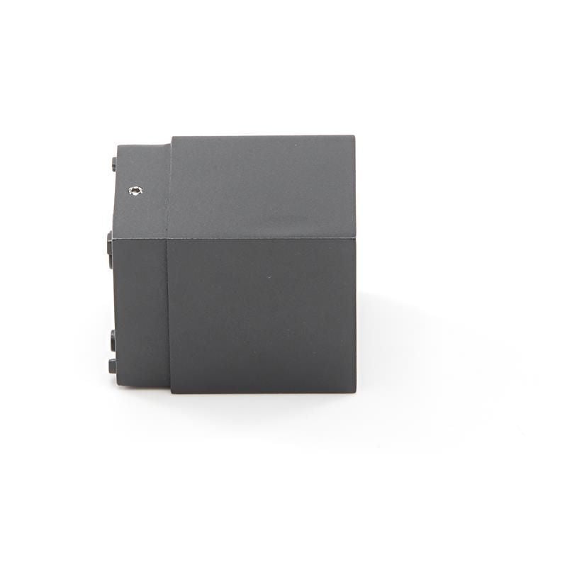 Vue de profil du boîtier cubique gris anthracite avec sa fixation murale.