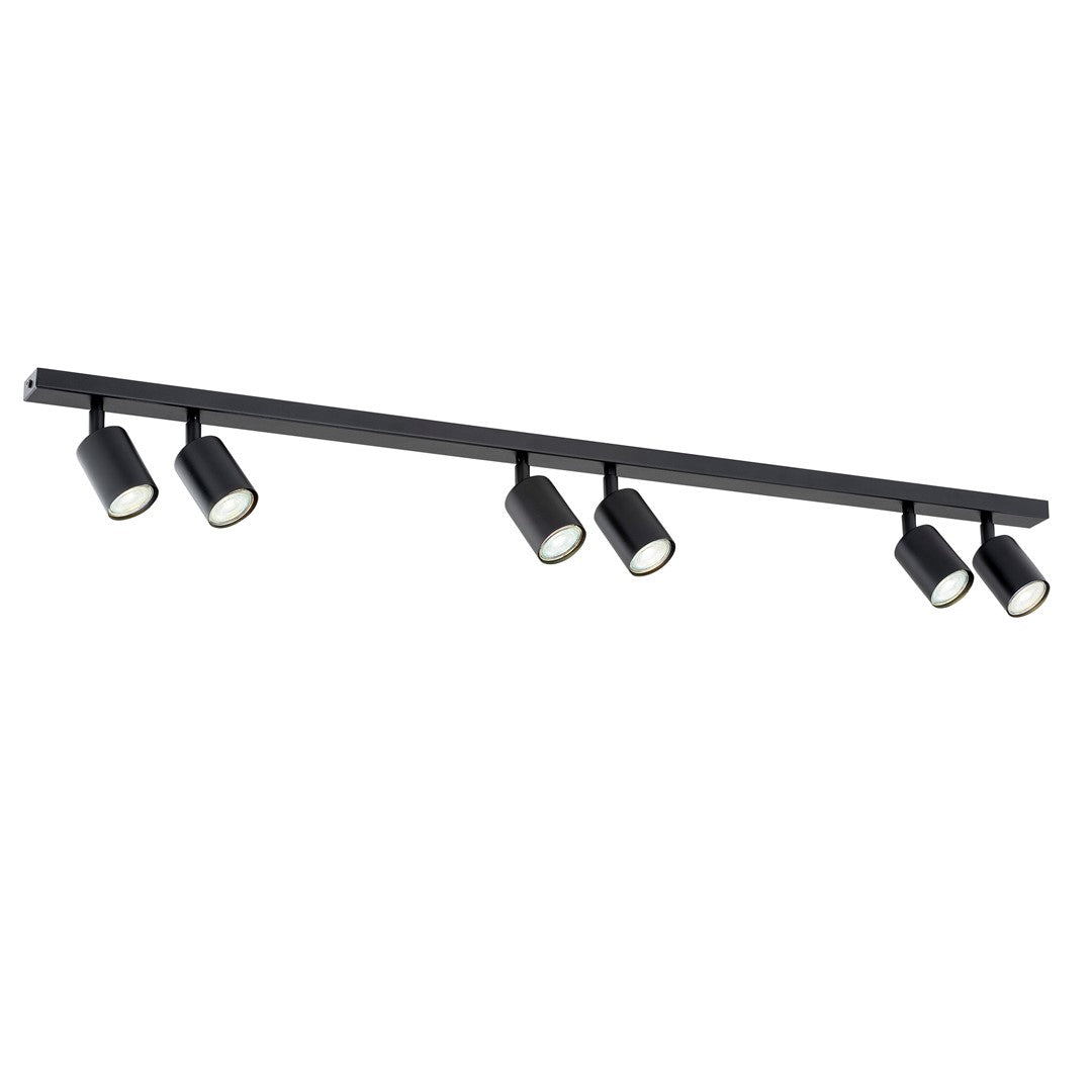 Luminaire noir à six spots cylindriques alignés sur un rail, vu de face sur fond blanc.