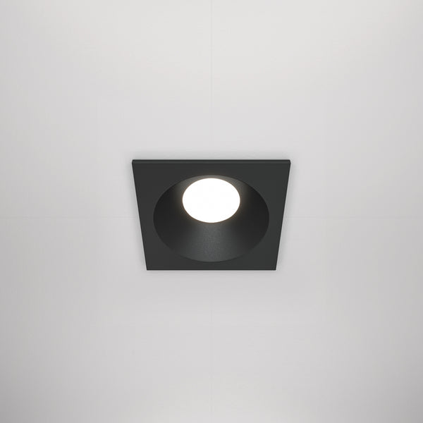 Black spotlight zoom