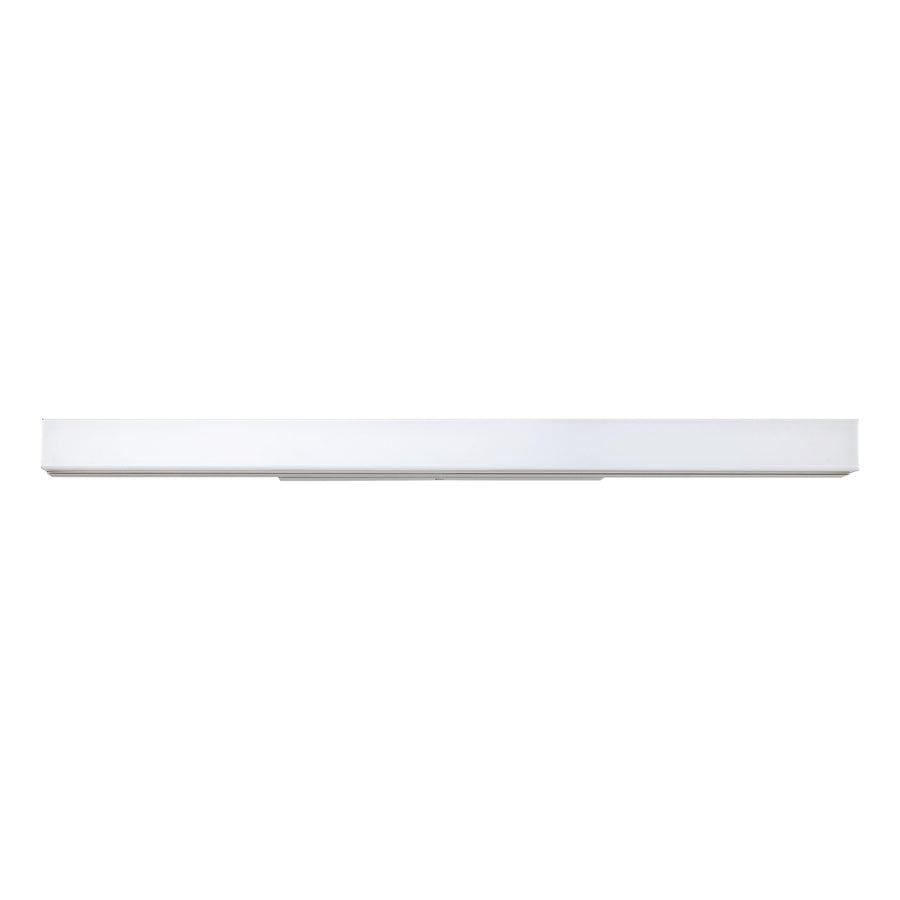 Face avant du luminaire montrant le long diffuseur blanc parfaitement uniforme