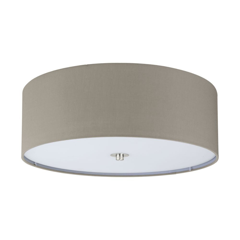 Plafonnier cylindrique taupe vu de face sur fond blanc, abat-jour textile et diffuseur verre