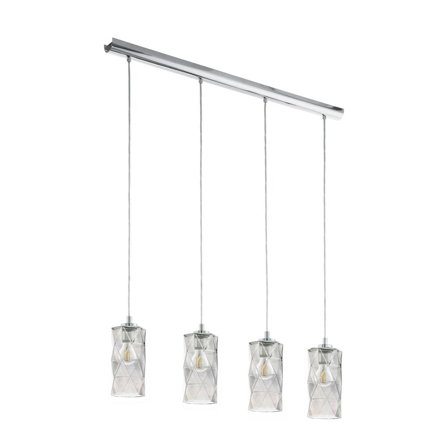 Suspension quatre lumières chromée avec abat-jours en verre facetté, vue de face sur fond blanc