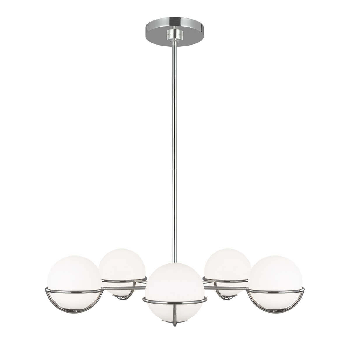 Lustre cinq globes de verre opalin blanc, suspension à tige, structure nickel poli, vue de face