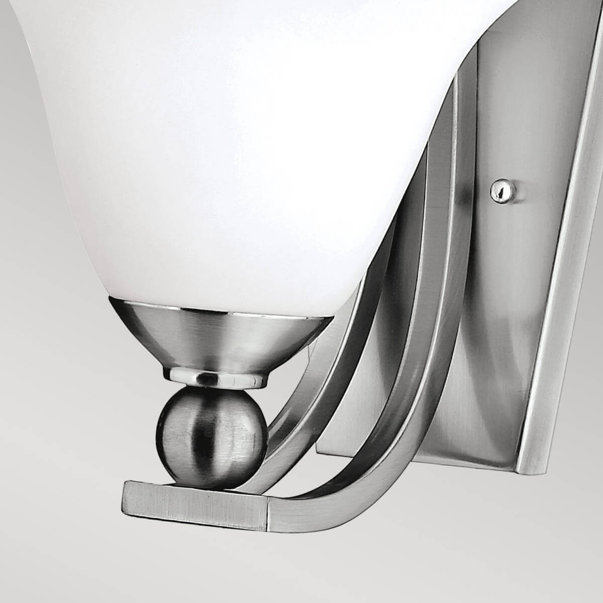 Détail du bas du diffuseur et de la sphère nickel sous le verre