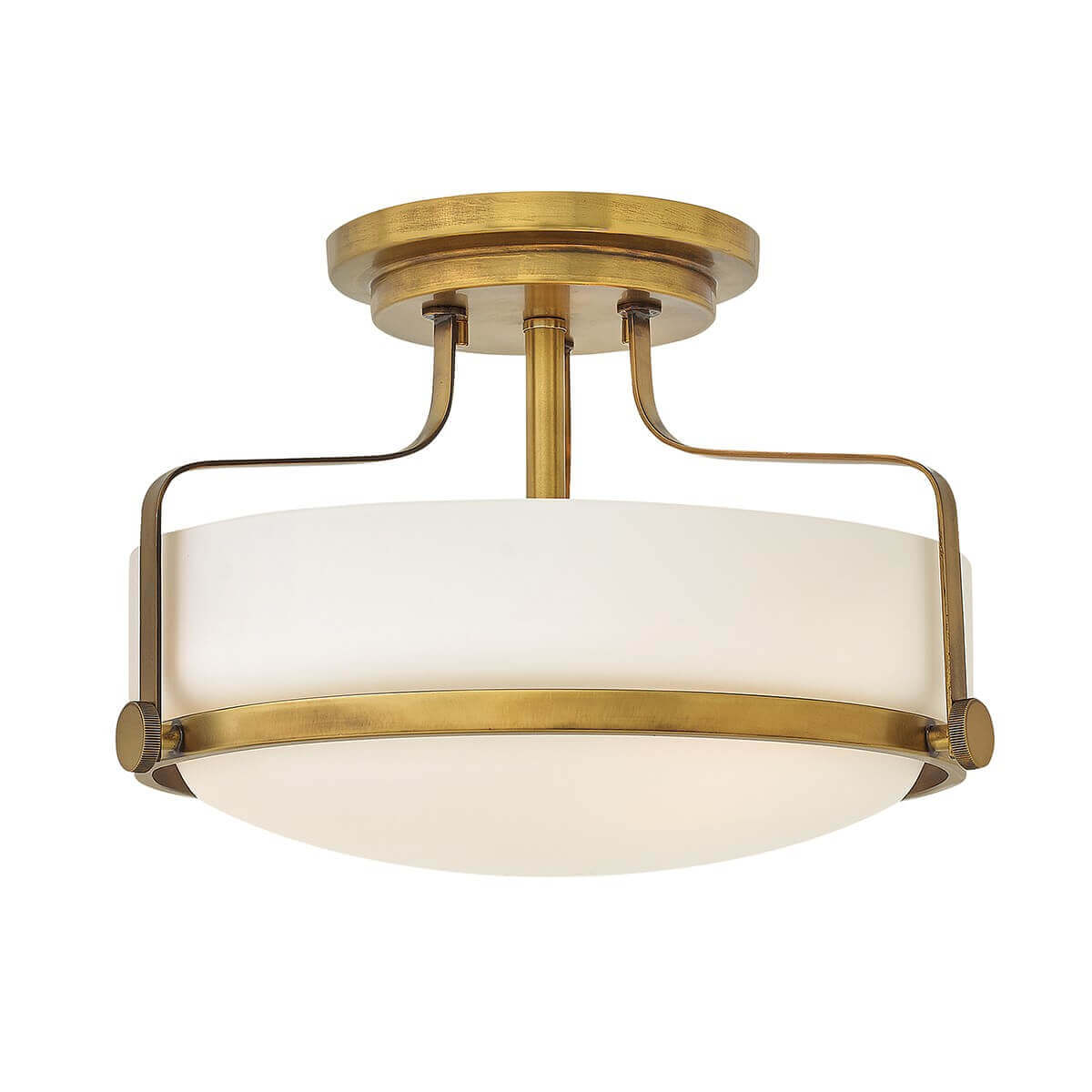 Plafonnier trois lumières en laiton et verre opalin, présenté de face sur fond blanc
