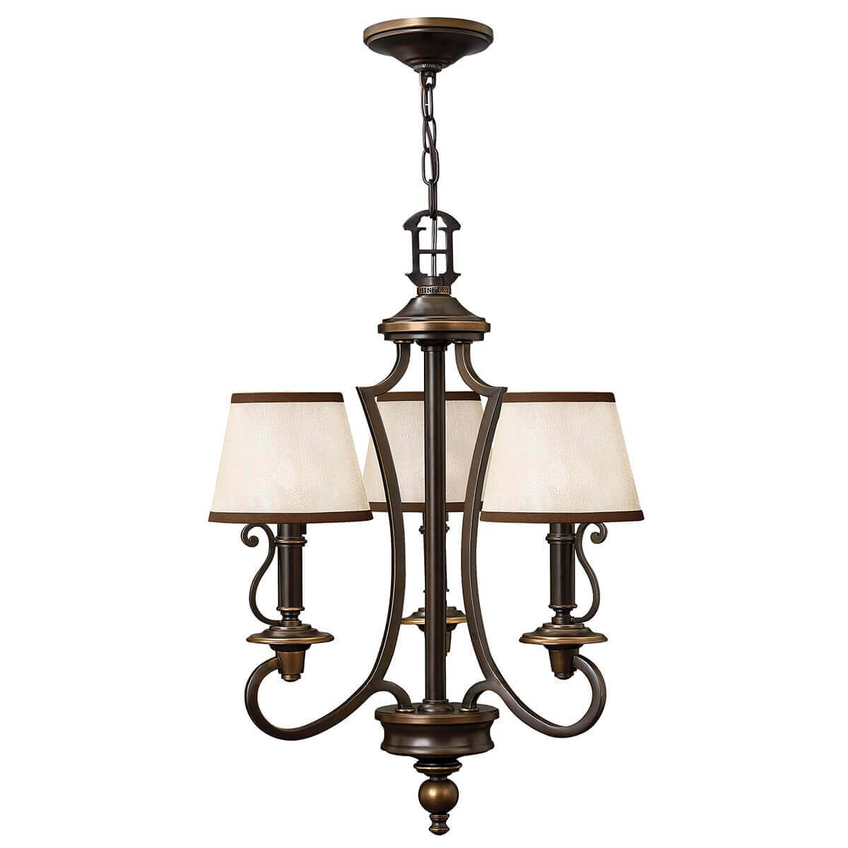 Lustre trois lumières vu de face, structure bronze foncé et abat-jours beige clair
