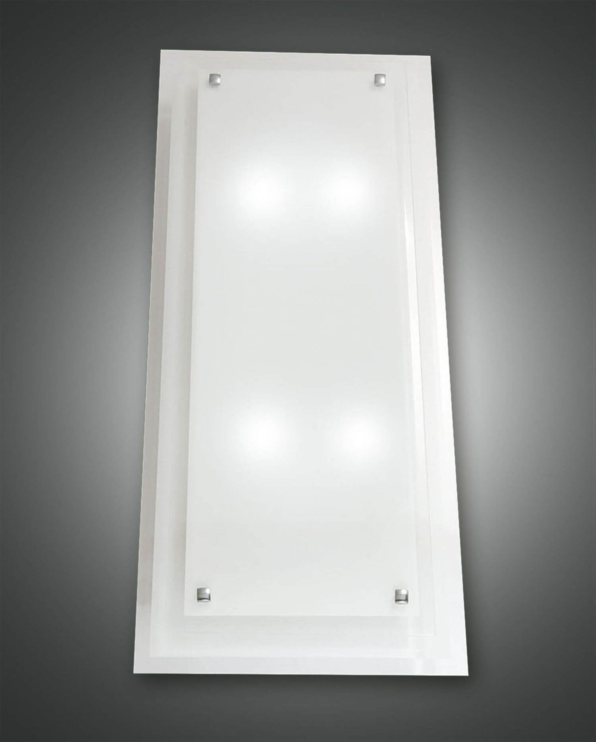 Vue de face du luminaire rectangulaire blanc avec diffuseur et quatre fixations chromées.
