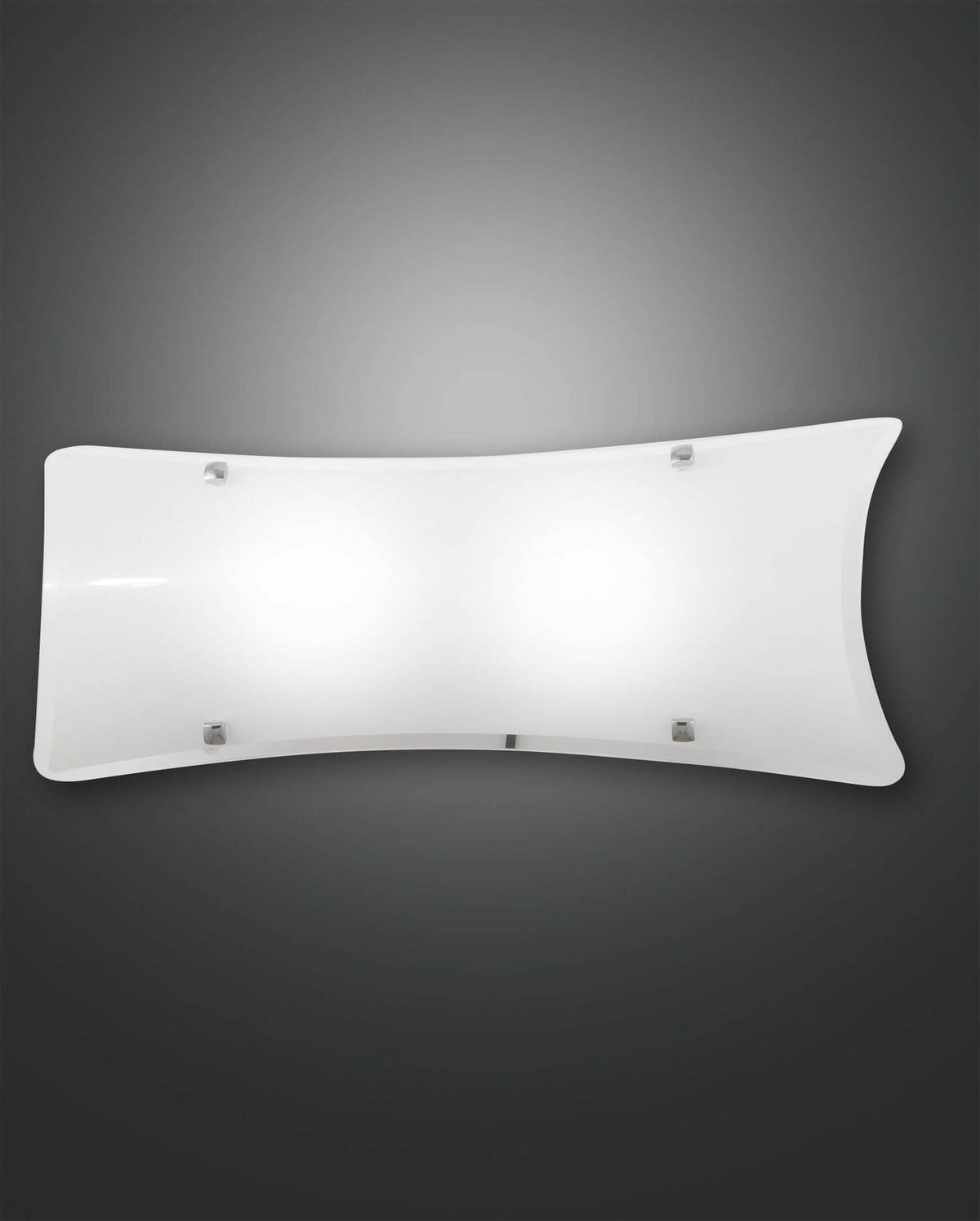 Applique murale blanche de face, diffuseur opalin cintré fixé par quatre cabochons