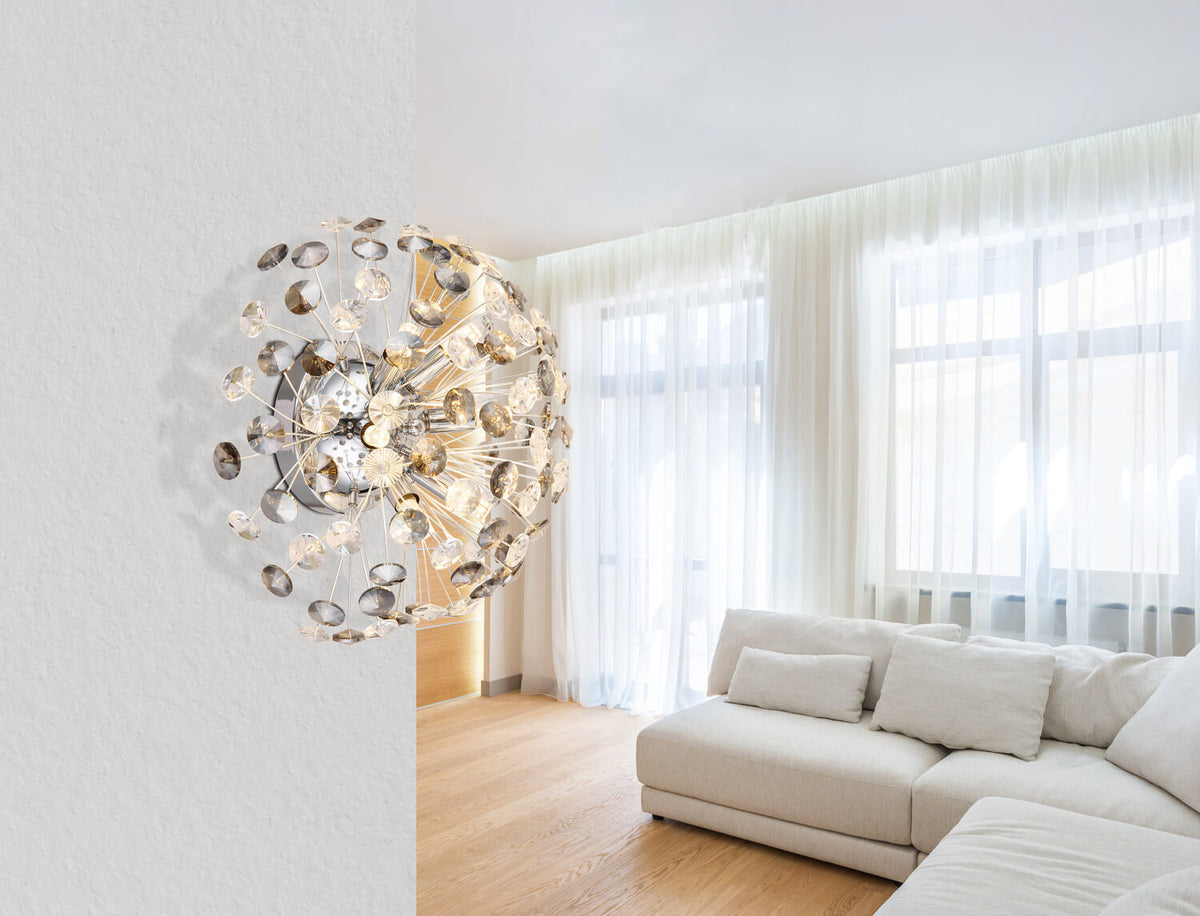 Mise en ambiance du luminaire fixé sur un mur blanc dans un salon clair
