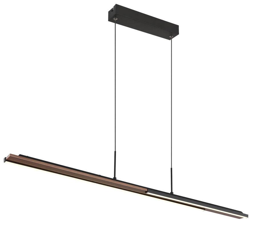 Vue de trois quarts du luminaire suspendu, barre fine bicolore et boîtier noir au plafond.