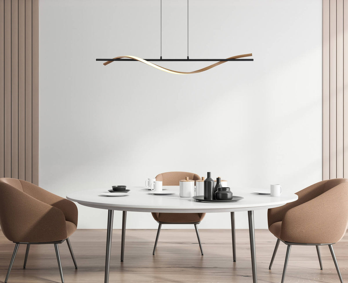 Mise en ambiance au-dessus d'une table ronde blanche dans une salle à manger moderne.