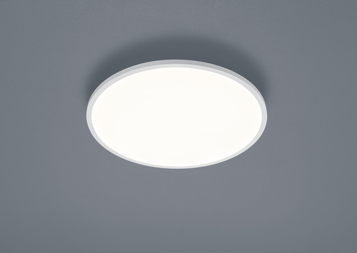 Vue rapprochée du diffuseur blanc et de la fine couronne périphérique