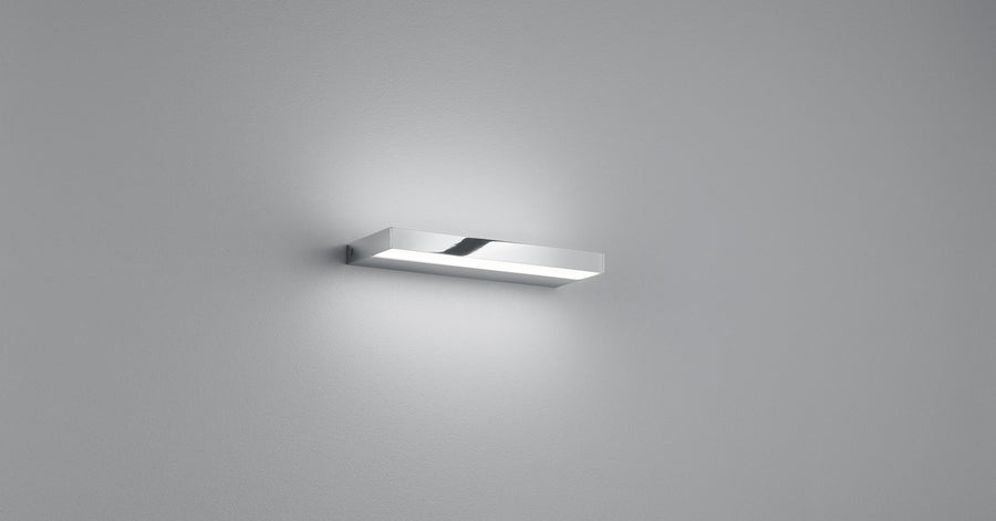 Vue élargie du bandeau lumineux fixé au mur, éclairage diffus vers le haut et le bas