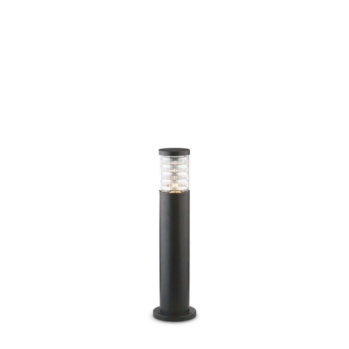 Lampadaire extérieur noir à diffuseur cylindrique strié, photographié seul sur fond blanc