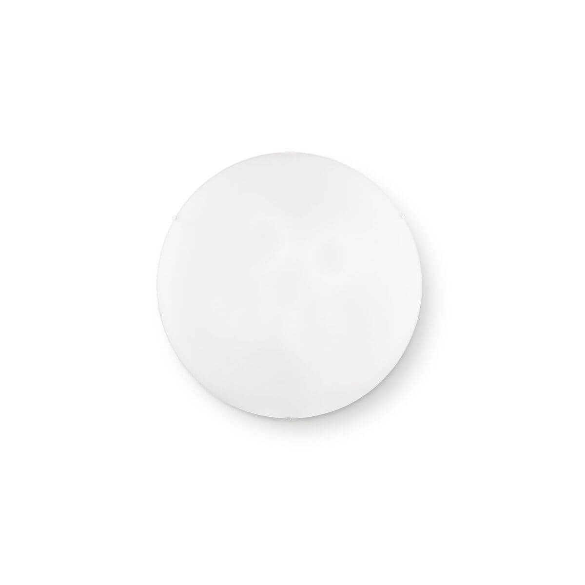 Plafonnier rond blanc vu de face, diffuseur en verre opaque légèrement bombé