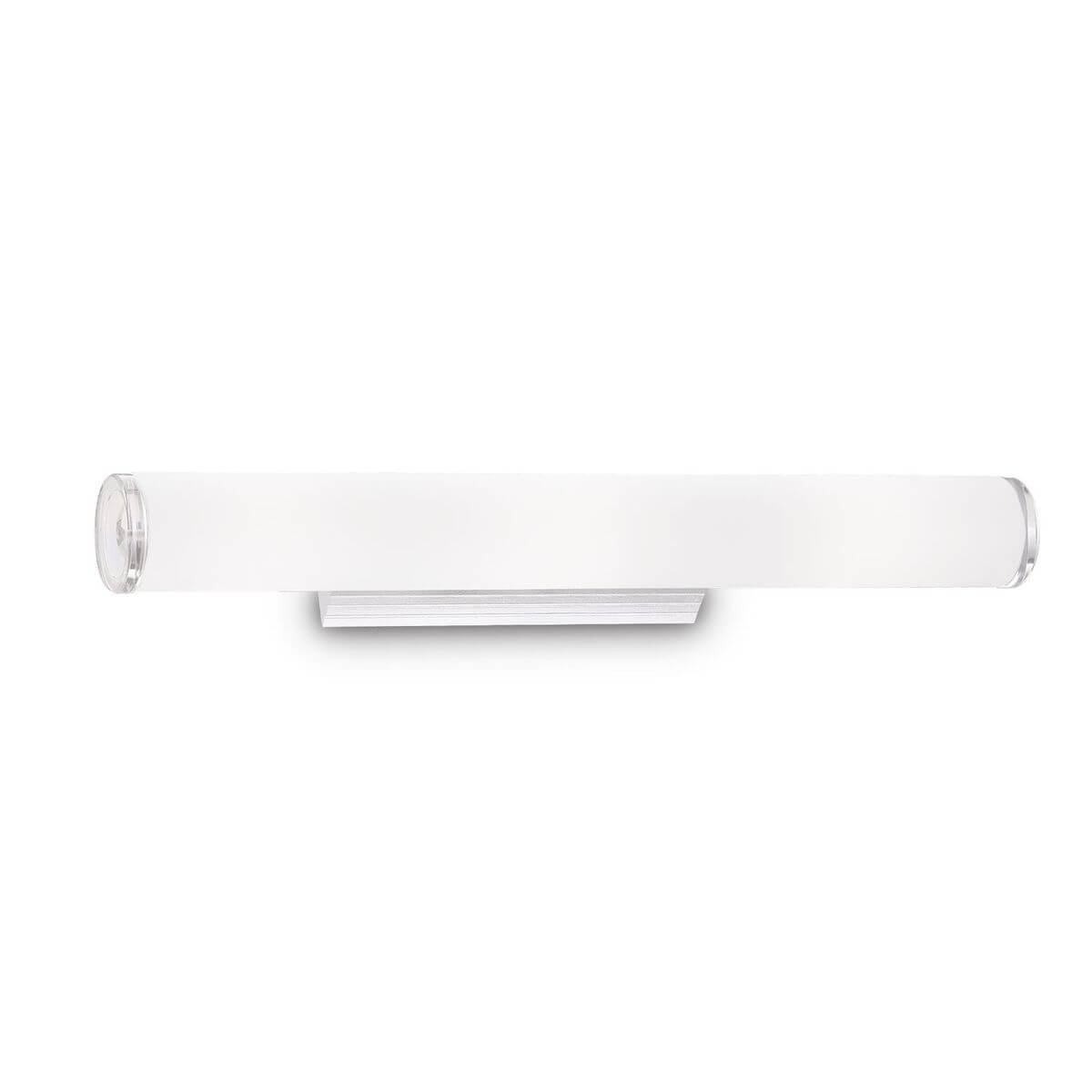 Applique murale blanche en verre, tube horizontal allongé, vue de face sur fond blanc