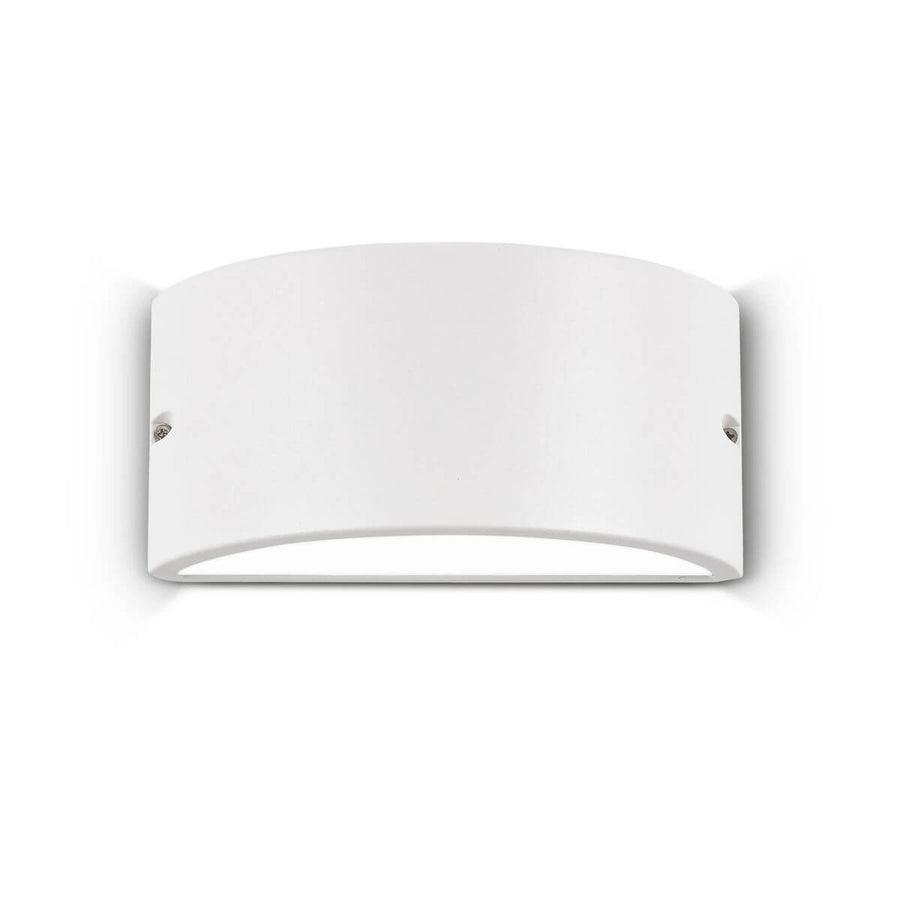 Applique murale blanche de face, diffuseur cintré et vis apparentes sur les côtés