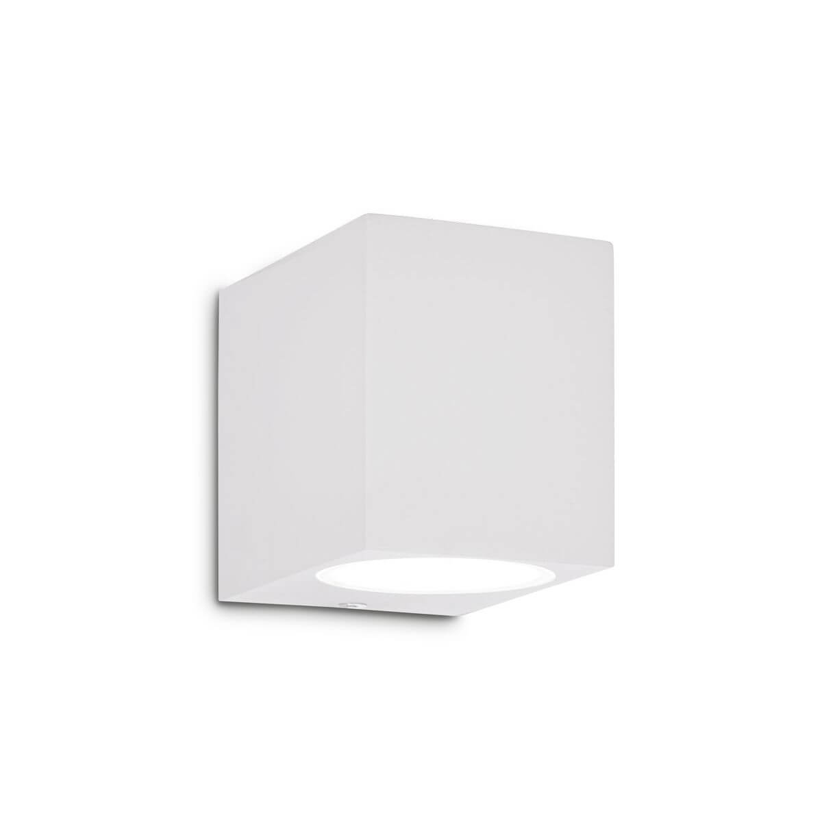 Applique extérieure UP blanche