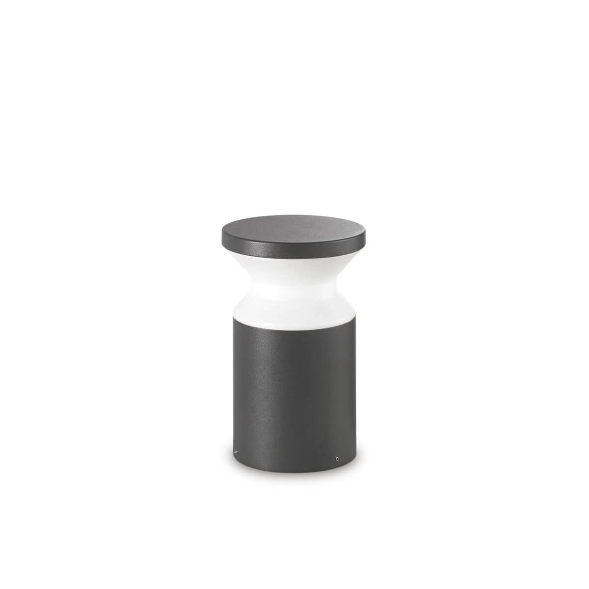 Vue de face du lampadaire extérieur cylindrique anthracite à diffuseur blanc.