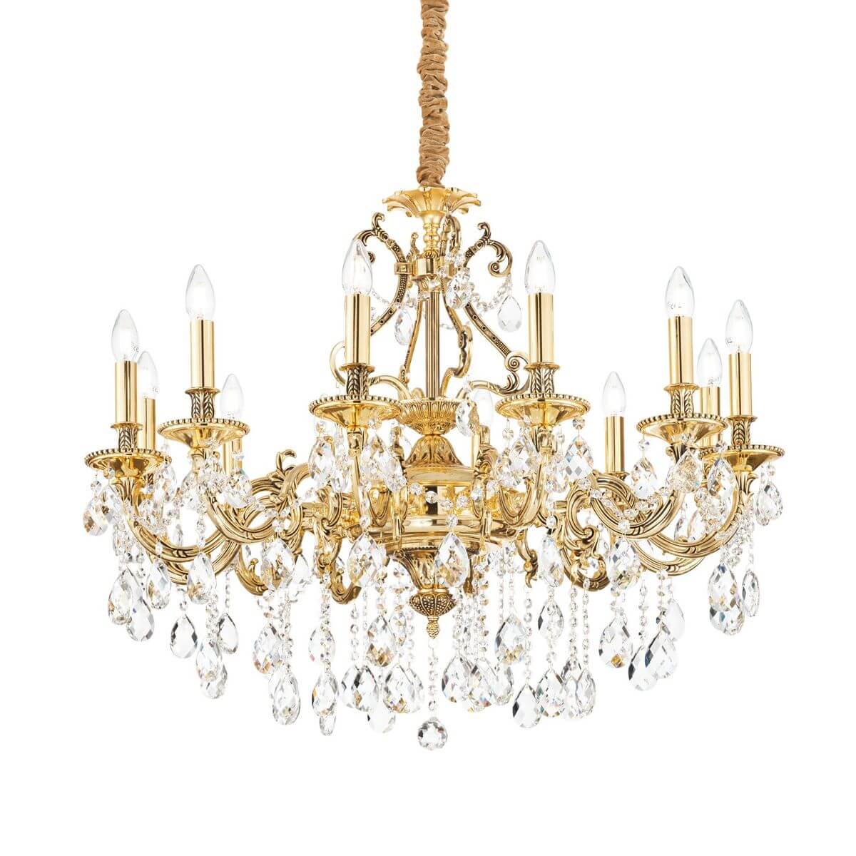 Lustre doré douze feux vu de face, pendeloques de cristal taillé et bras recourbés