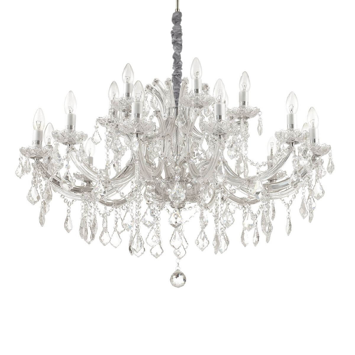 Lustre en cristal à dix-huit ampoules, finition chromée, vu de face sur fond blanc.
