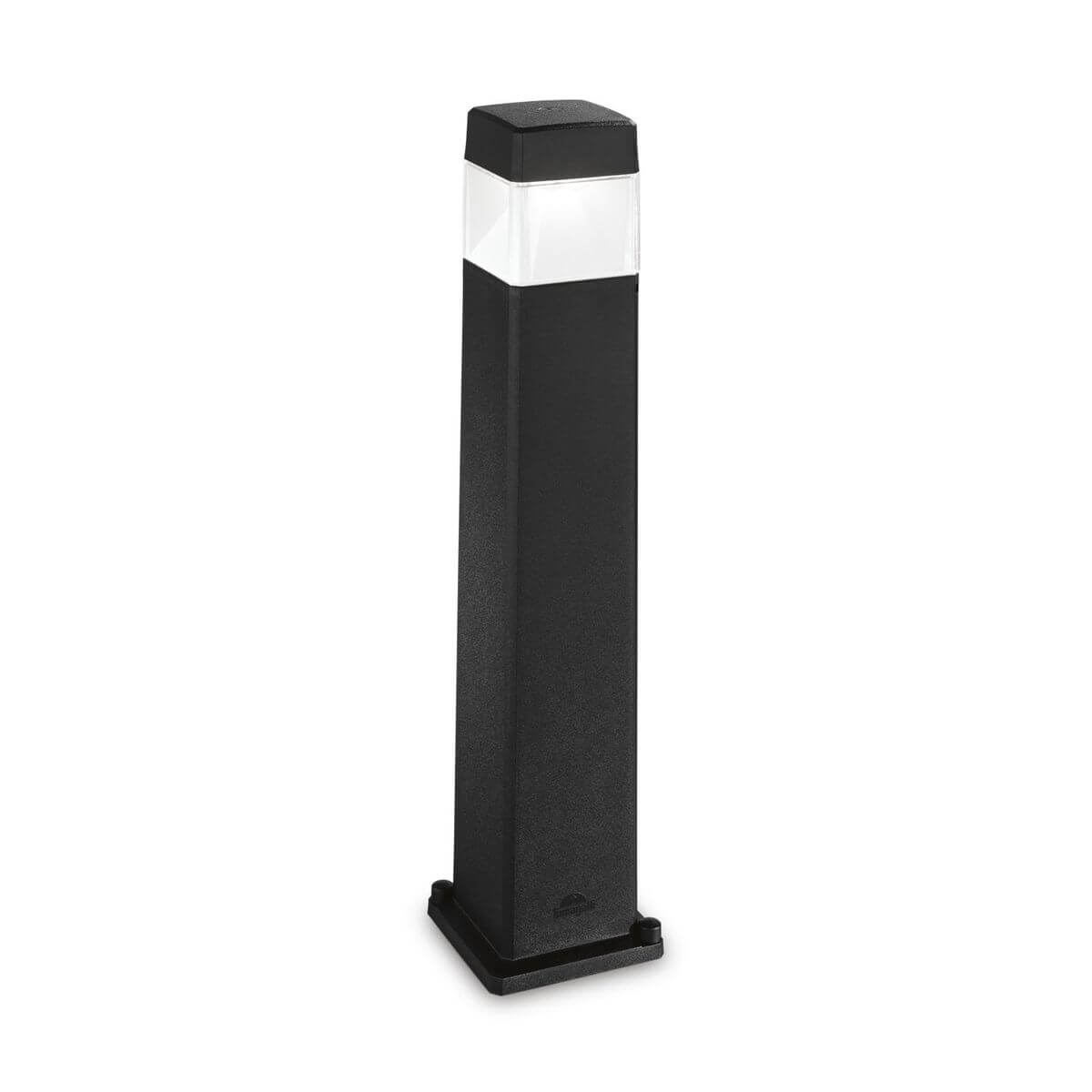 Lampadaire extérieur noir de face, colonne carrée avec diffuseur blanc en partie haute