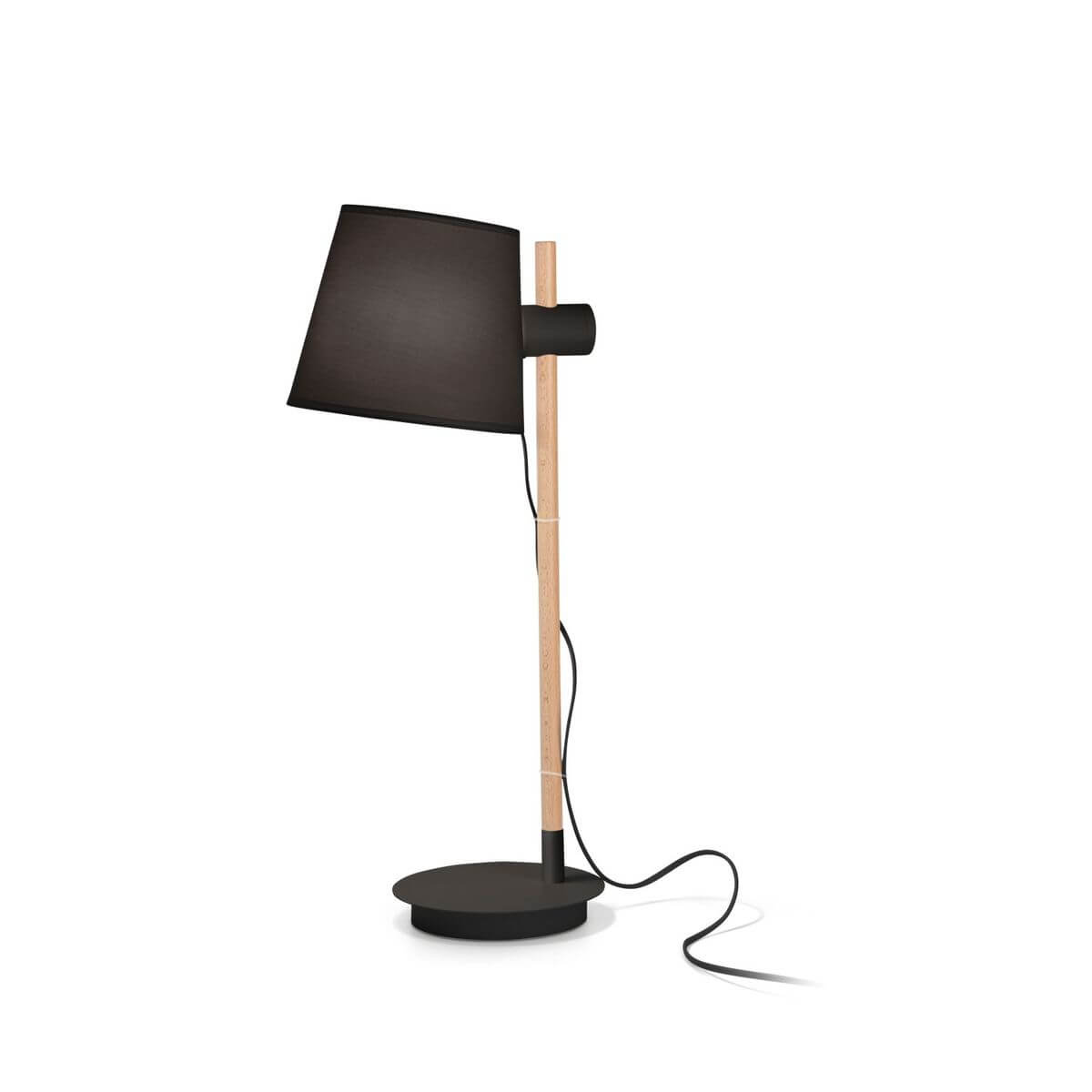 Lampe à poser vue de face, abat-jour noir incliné et pied en bois clair