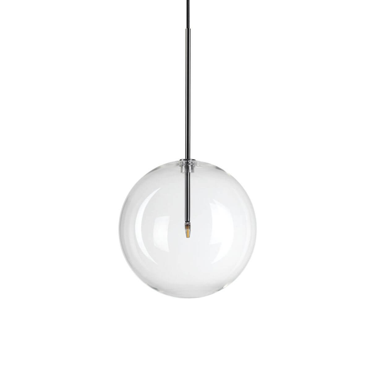 Suspension à globe de verre transparent et tige chromée, vue de face sur fond blanc