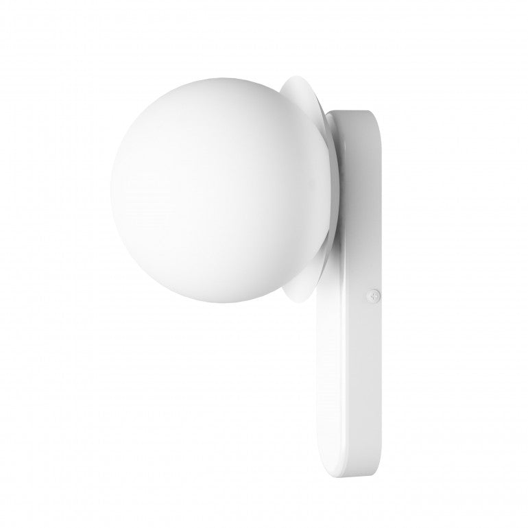 Vue de profil de l'applique blanche avec globe sphérique et platine murale.