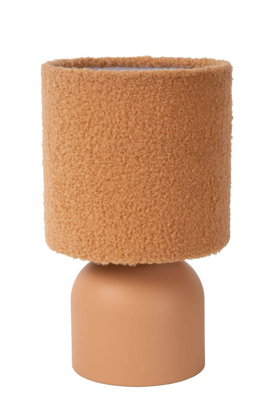 Lampe à poser présentée de face, abat-jour tissu couleur terracotta et socle beige.