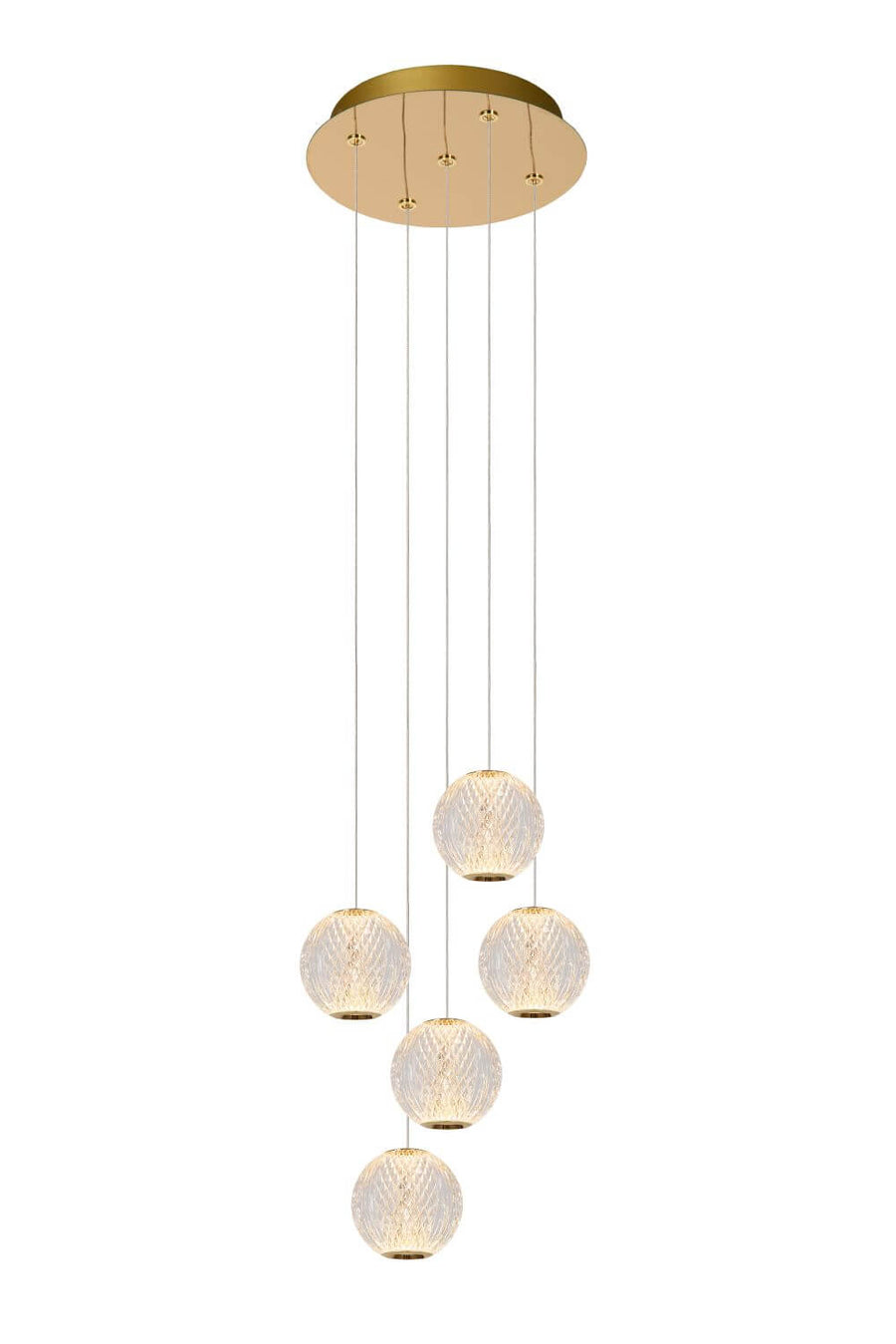 Vue d'ensemble de la suspension dorée avec cinq globes en verre transparent suspendus à hauteurs différentes