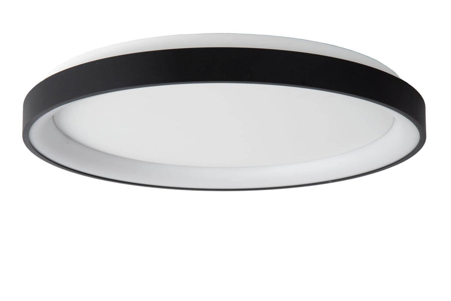 Vue inclinée du plafonnier éteint, diffuseur blanc laiteux et anneau extérieur noir mat