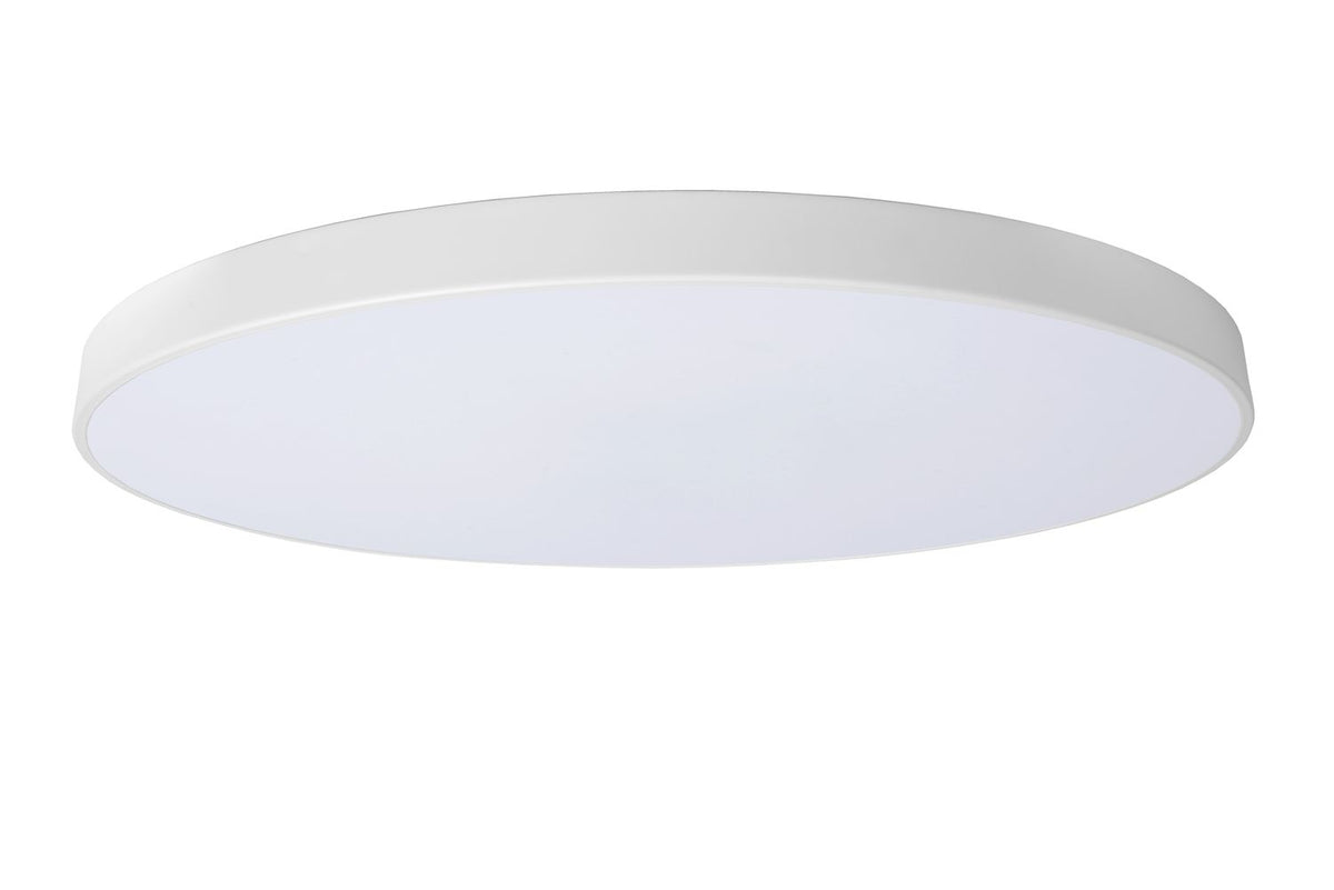 Plafonnier éteint vu de trois quarts, diffuseur blanc opaque et lisse
