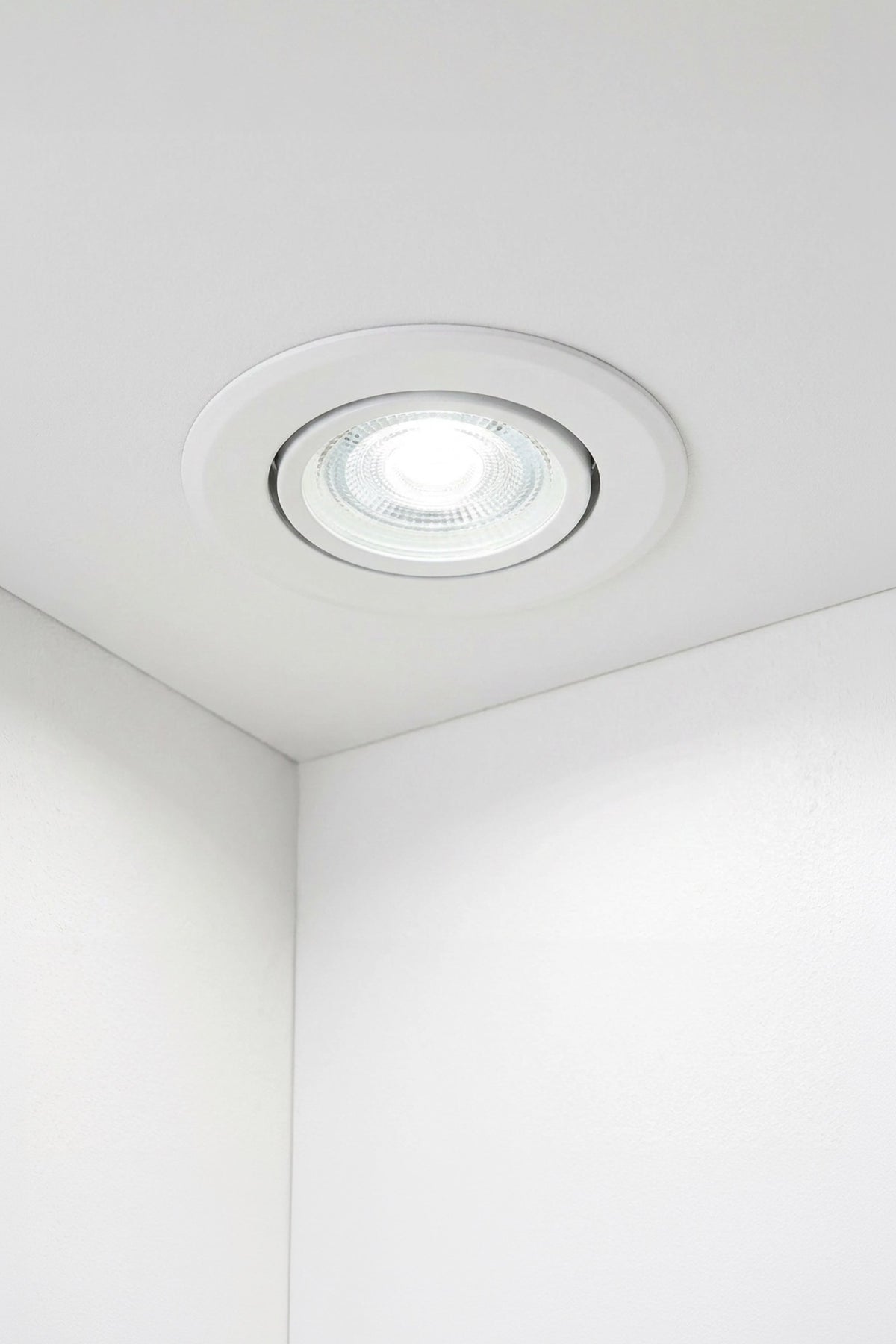 Spot encastrable Pluto à variateur blanc IP44