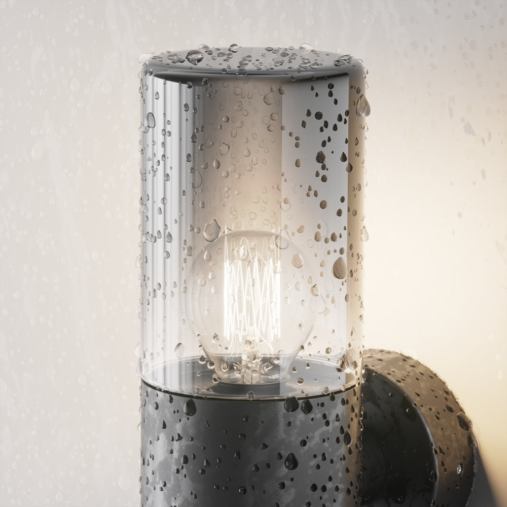 Gouttes d'eau sur le verre et le corps, résistance aux intempéries