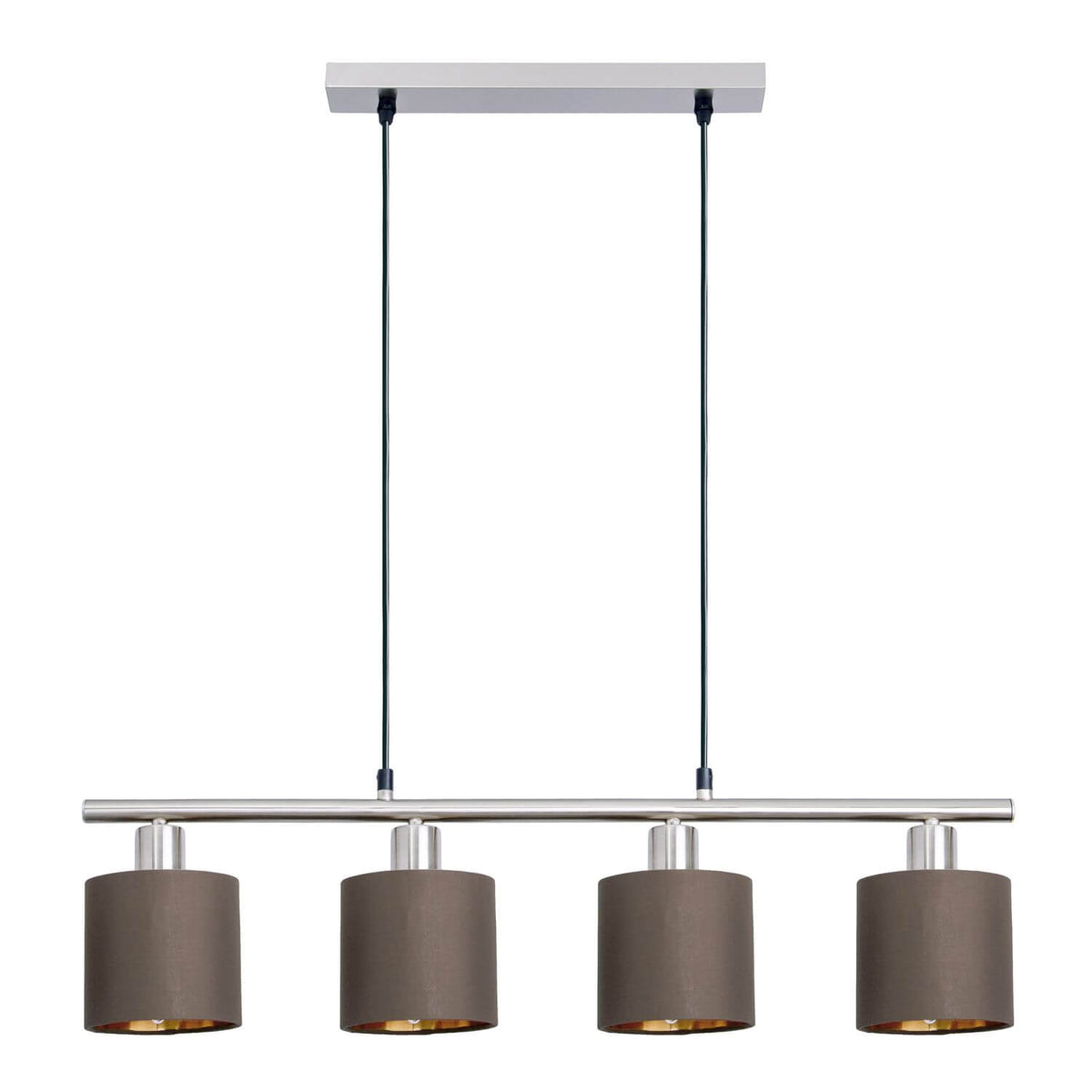 Suspension quatre abat-jours cylindriques en tissu taupe sur barre métallique, fond blanc neutre